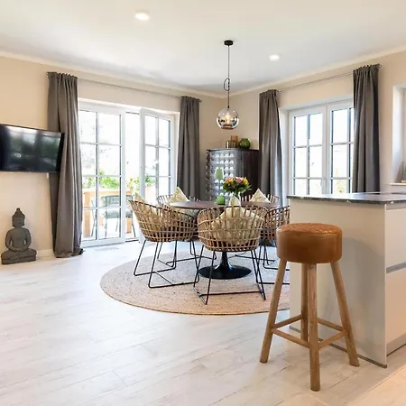 Senskiin Luv Holiday home Wenningstedt-Braderup