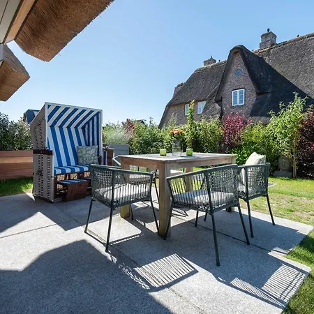 Senskiin Luv Holiday home Wenningstedt-Braderup
